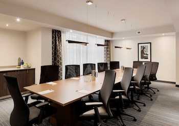 hampton inn and suites by hilton quebec city levis