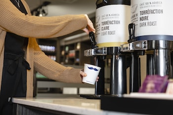 hampton inn and suites by hilton quebec city levis