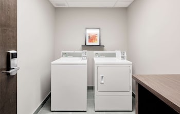 hampton inn and suites by hilton quebec city levis