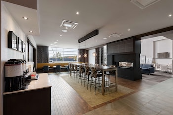 hampton inn and suites by hilton quebec city levis