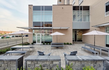 hampton inn and suites by hilton quebec city levis