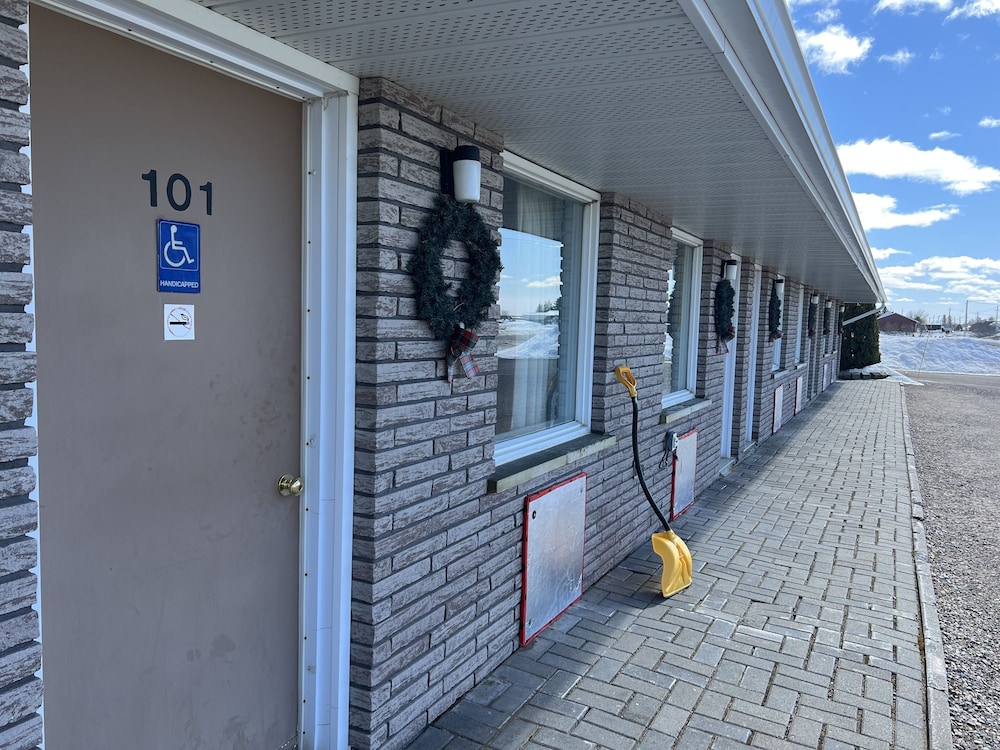 earlton motel
