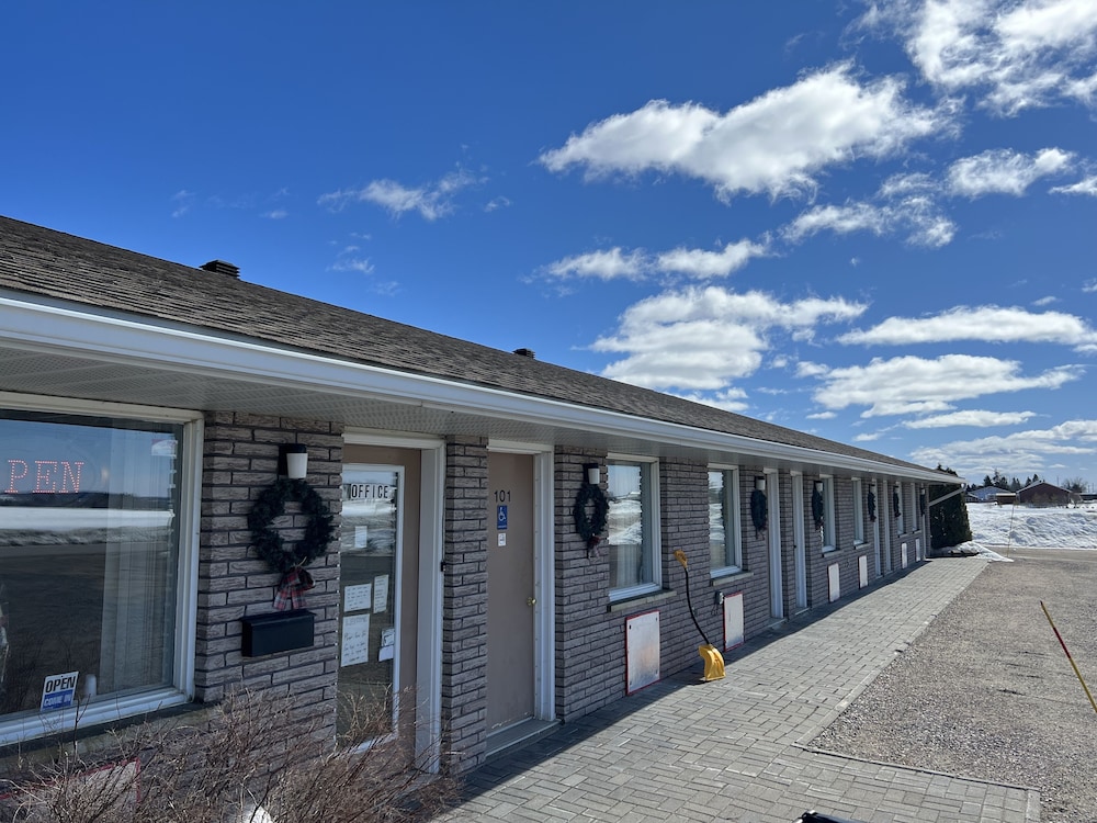 earlton motel