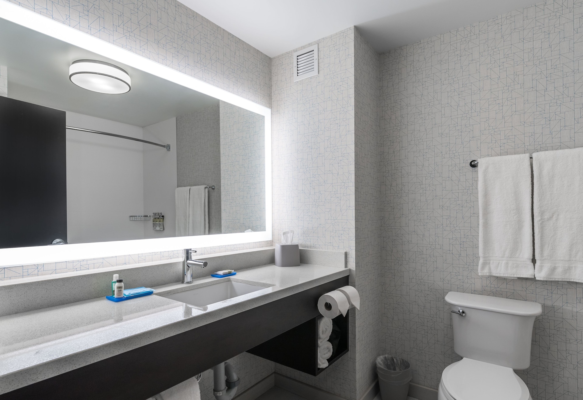 holiday inn express and suites saskatoon east university