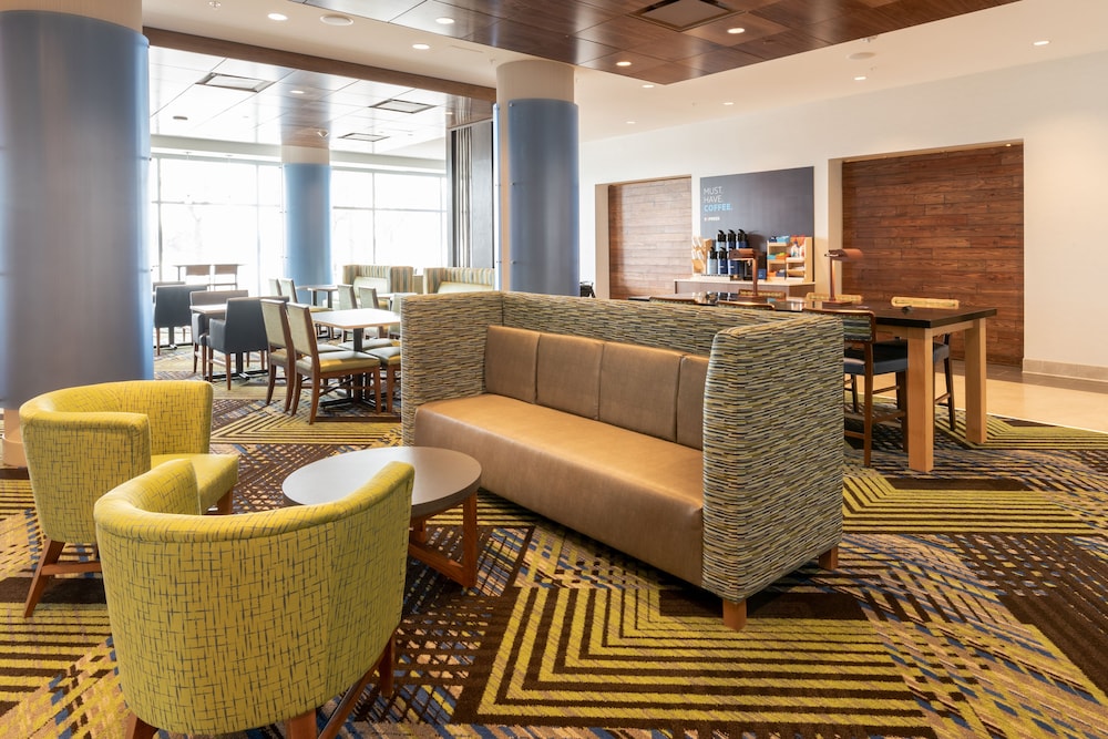 holiday inn express and suites saskatoon east university