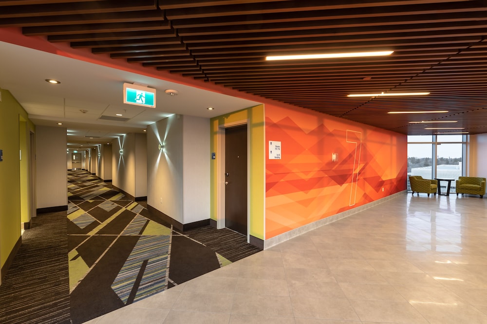 holiday inn express and suites saskatoon east university