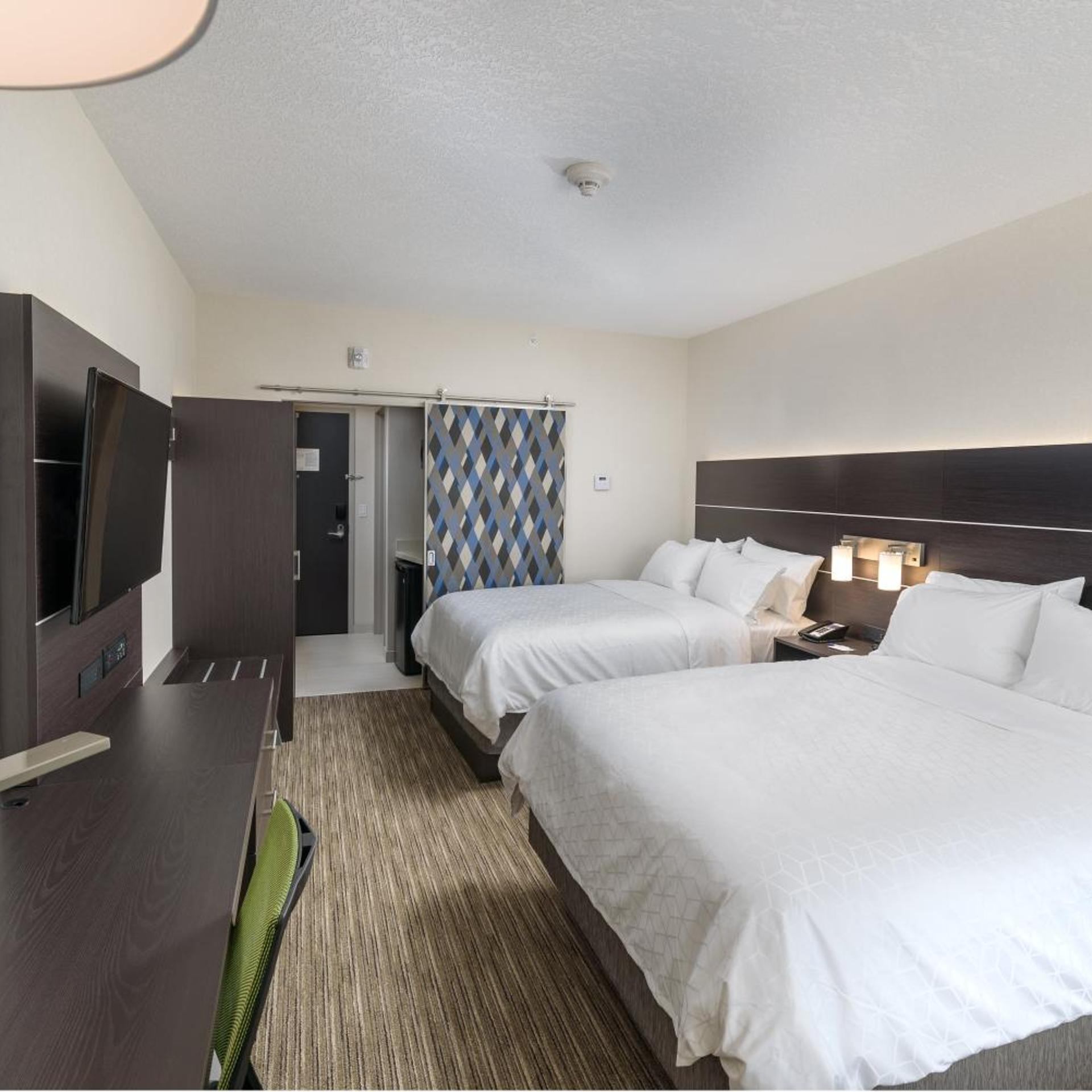 holiday inn express and suites saskatoon east university