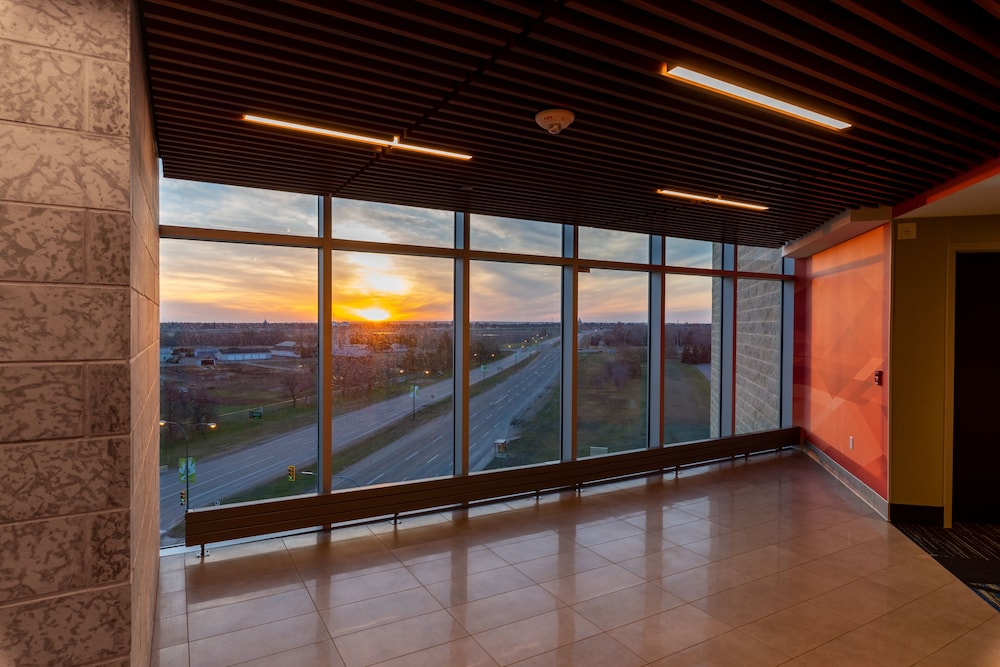 holiday inn express and suites saskatoon east university