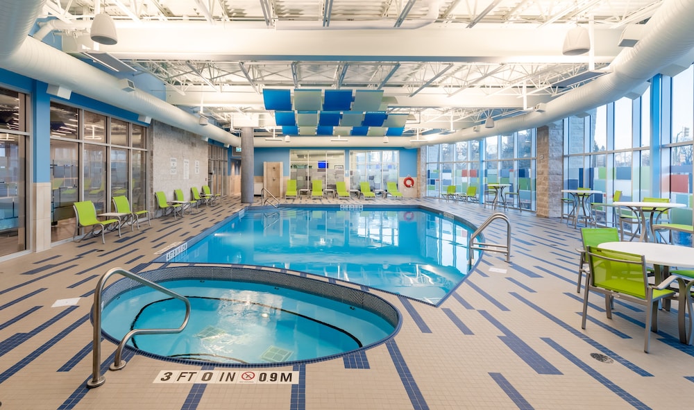 holiday inn express and suites saskatoon east university