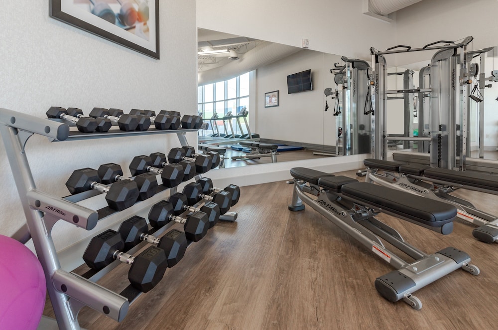 holiday inn express and suites saskatoon east university