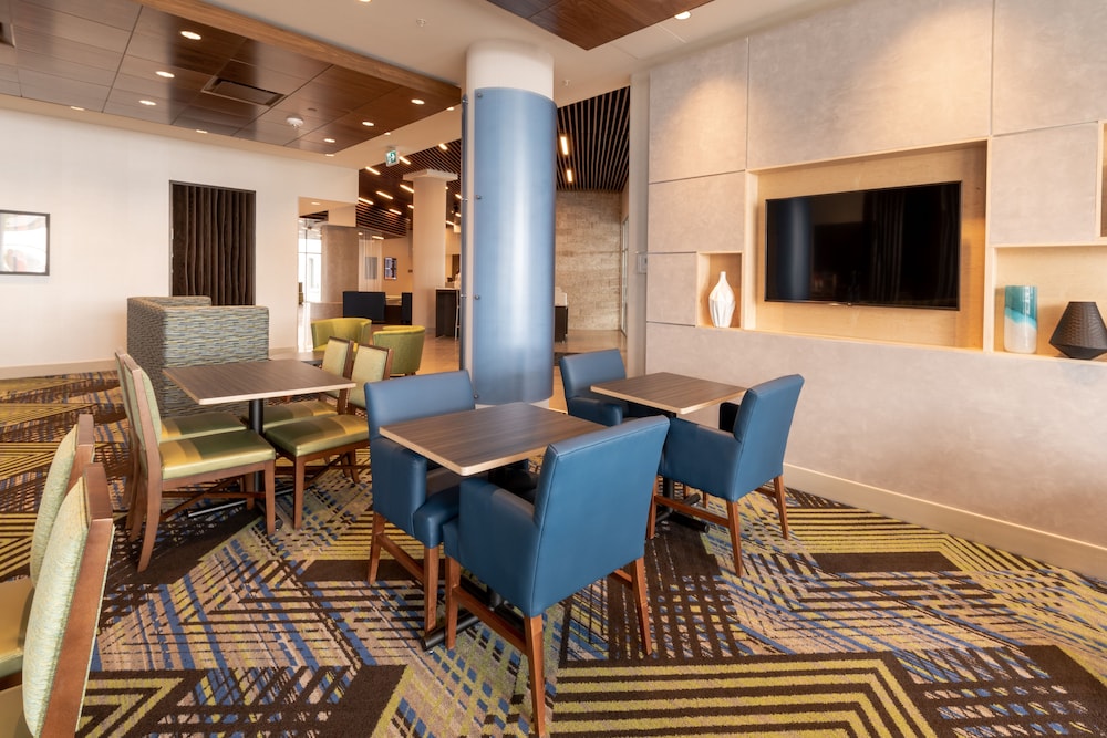 holiday inn express and suites saskatoon east university