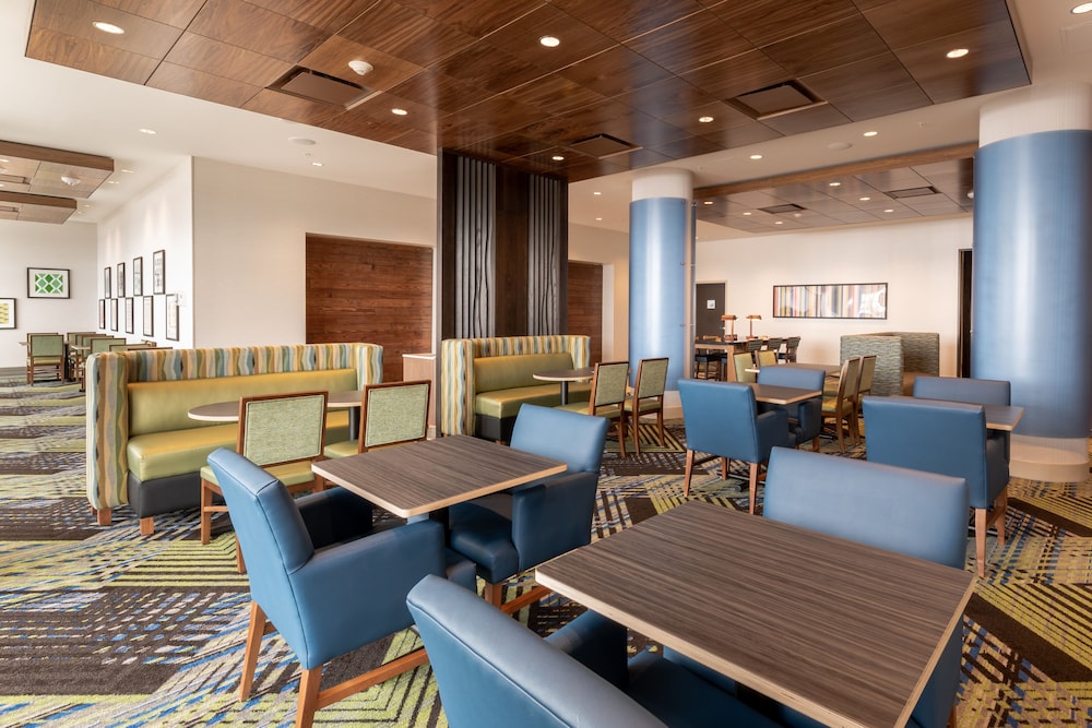 holiday inn express and suites saskatoon east university