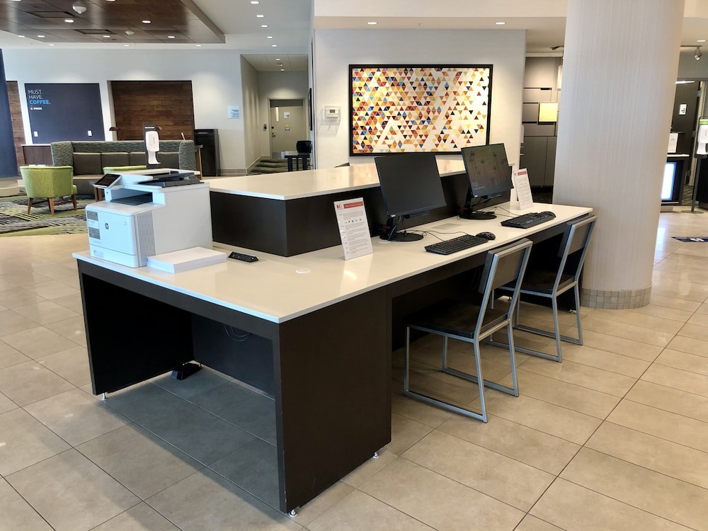 holiday inn express and suites saskatoon east university