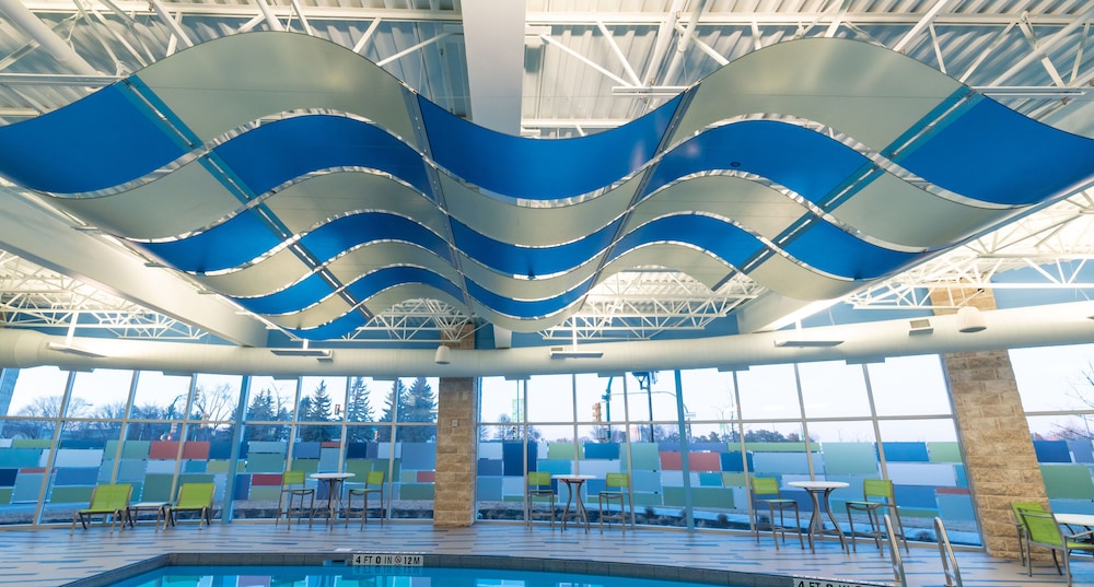 holiday inn express and suites saskatoon east university