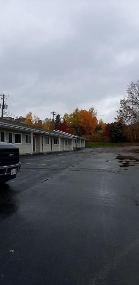 fundy line motel