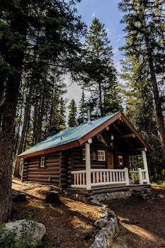 storm mountain lodge cabins and dining