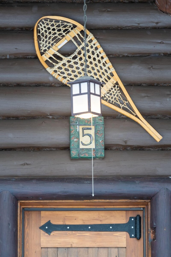 storm mountain lodge cabins and dining