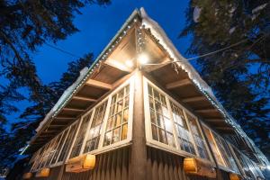 storm mountain lodge cabins and dining