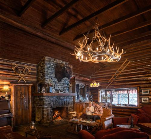 storm mountain lodge cabins and dining
