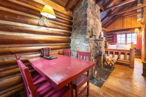 storm mountain lodge cabins and dining