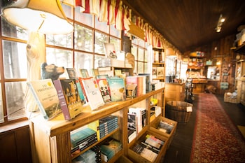 storm mountain lodge cabins and dining