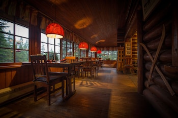 storm mountain lodge cabins and dining