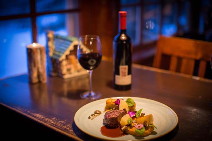 storm mountain lodge cabins and dining