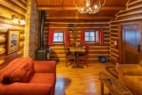 storm mountain lodge cabins and dining