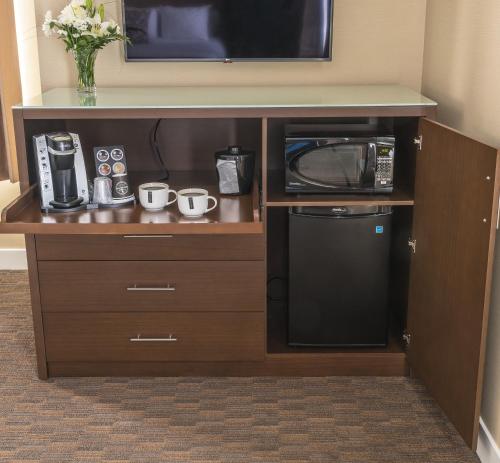 Mstar Hotel,Ninstints>>Kitimat,3 star