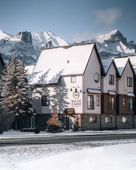 Basecamp Resorts Canmore,Canmore>>Banff,4 star