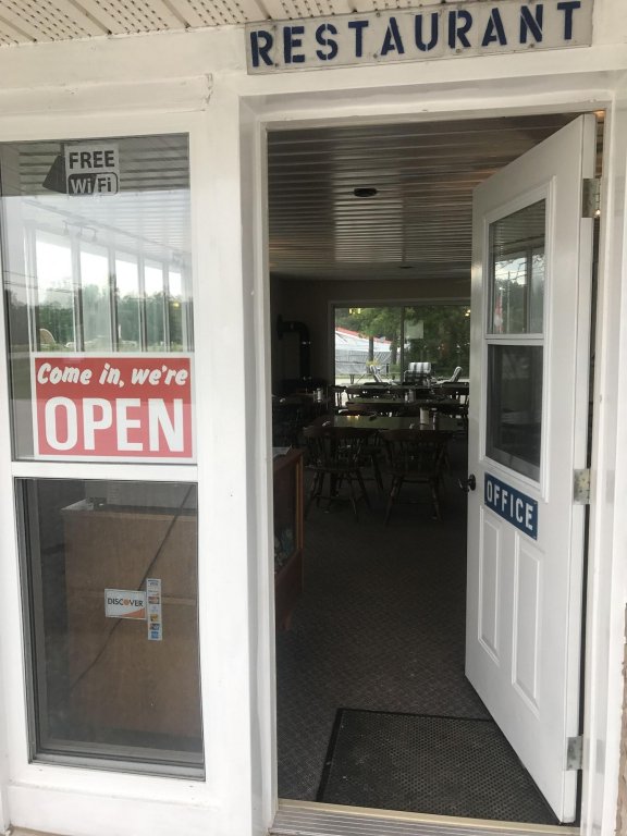Shenstone Motor Inn & Restaurant,Next To A Golf Course,3 star