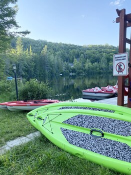 hotel le petit lac sainte adele