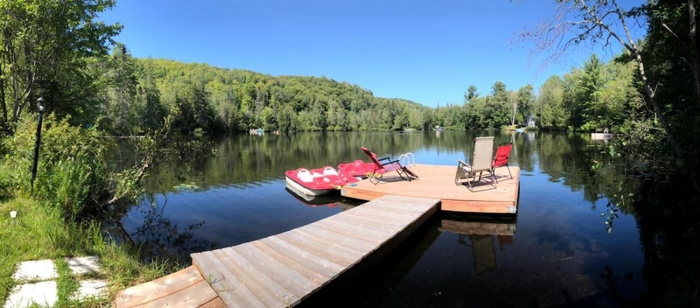 hotel le petit lac sainte adele