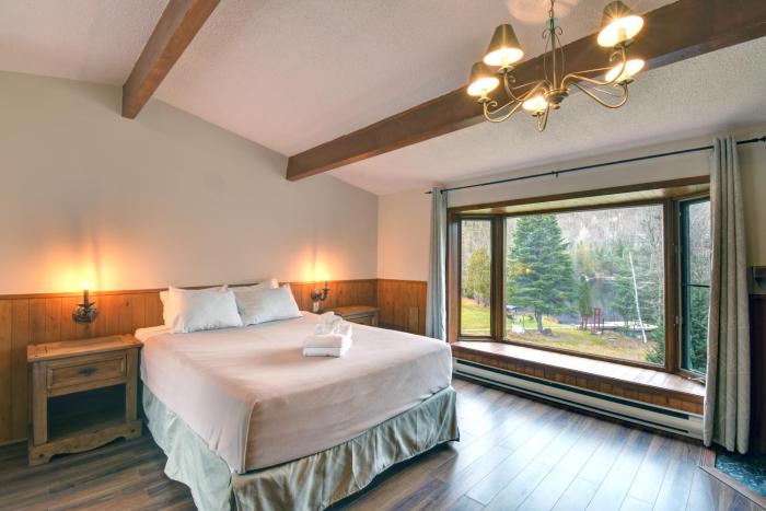 hotel le petit lac sainte adele