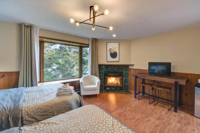 hotel le petit lac sainte adele