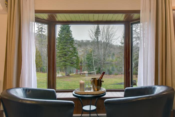 hotel le petit lac sainte adele