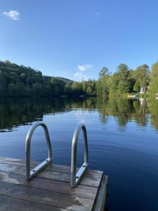 hotel le petit lac sainte adele