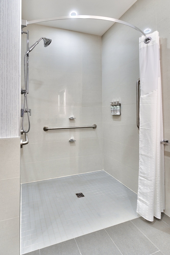 holiday inn express and suites trois rivieres ouest by ihg