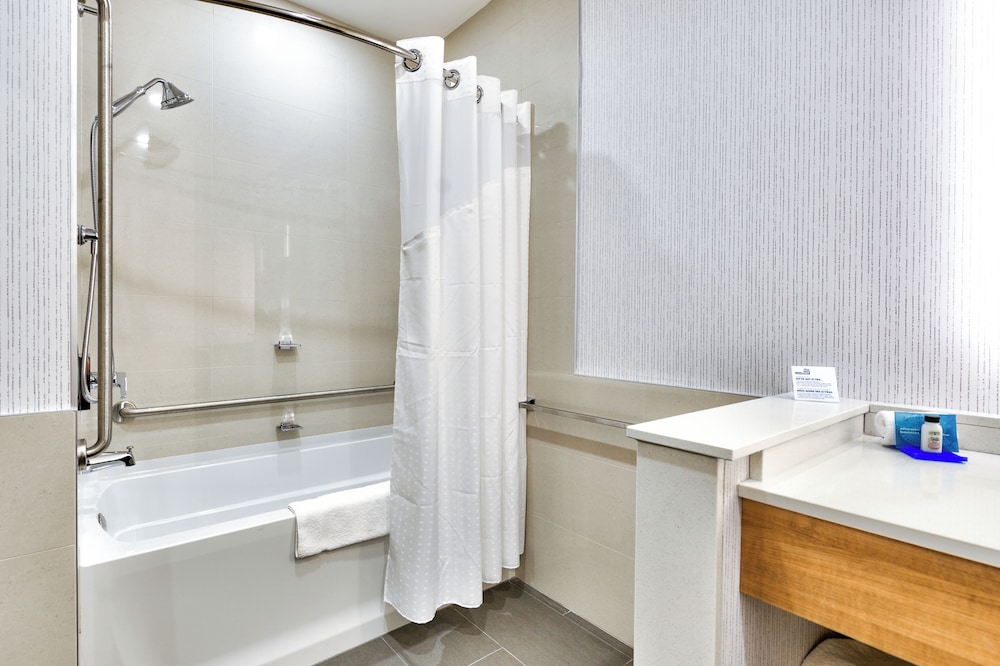 holiday inn express and suites trois rivieres ouest by ihg