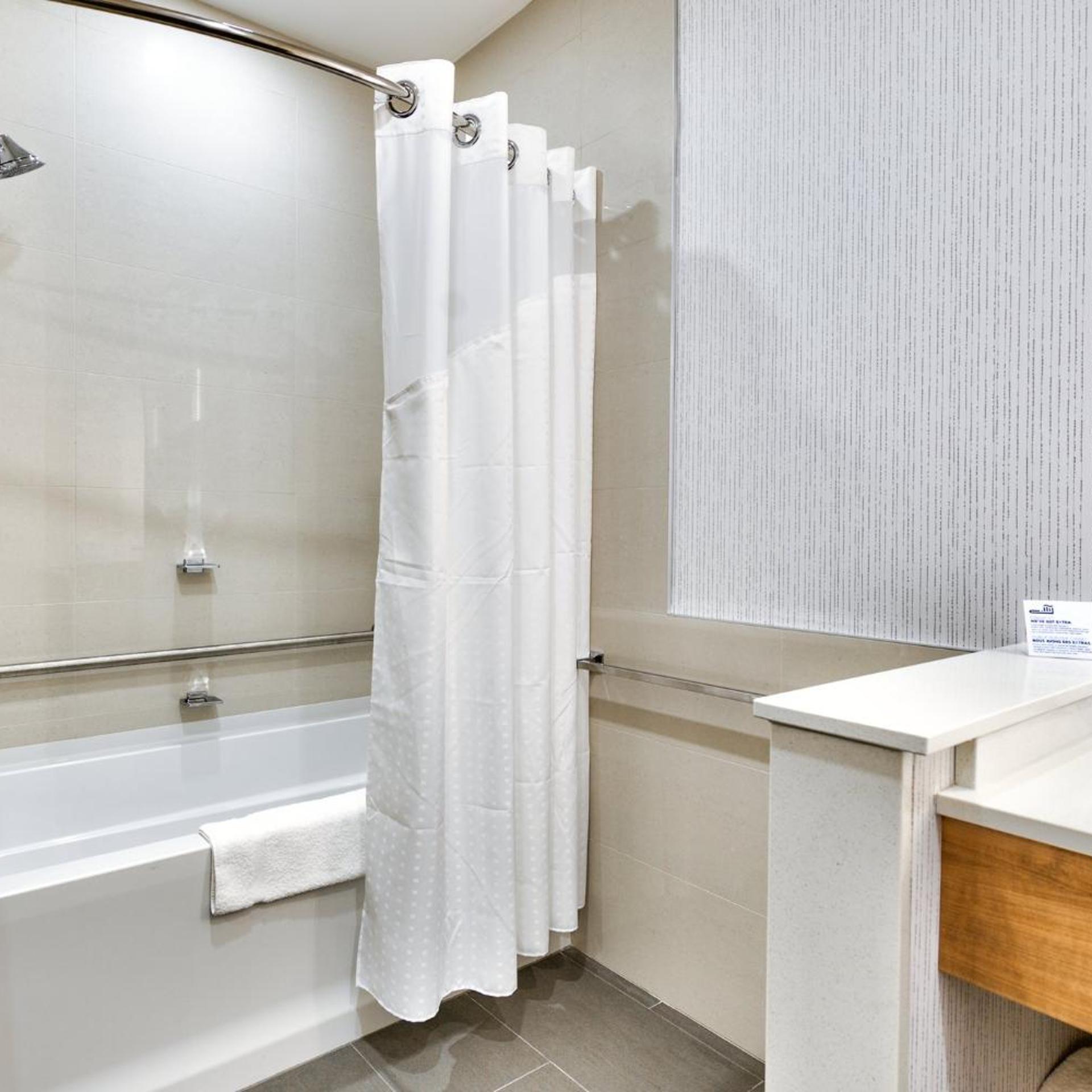 holiday inn express and suites trois rivieres ouest by ihg