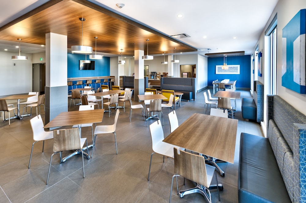 holiday inn express and suites trois rivieres ouest by ihg