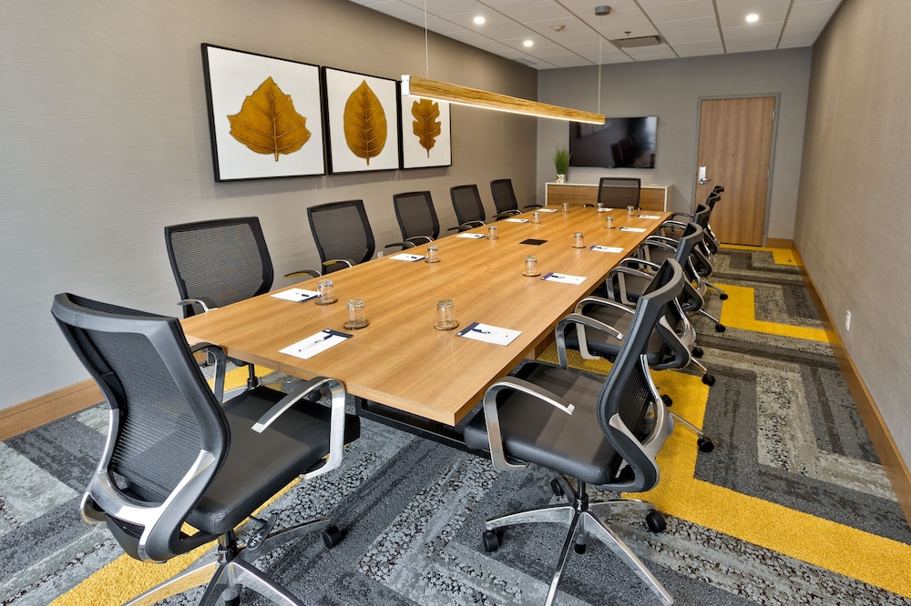 holiday inn express and suites trois rivieres ouest by ihg