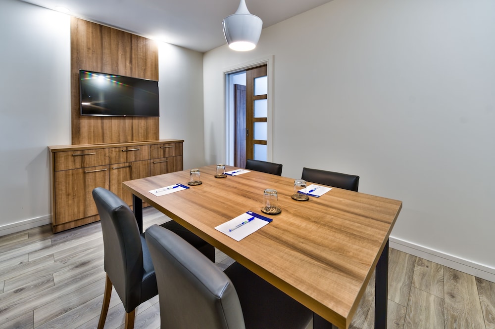 holiday inn express and suites trois rivieres ouest by ihg