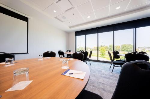 holiday inn express and suites trois rivieres ouest by ihg
