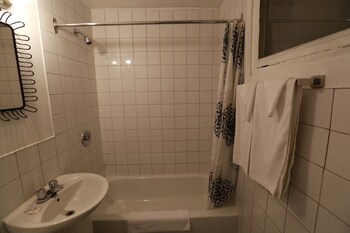 Motel Chez Nous,Montreal>>Laval,2 star
