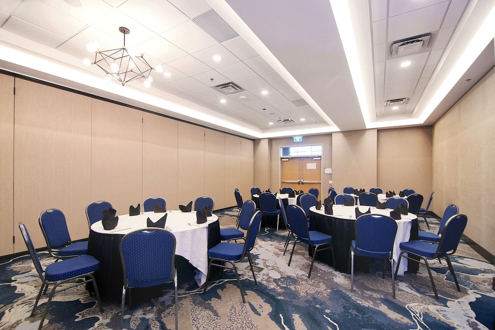 holiday inn hotel and suites calgary airport north by ihg