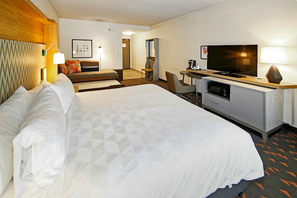 holiday inn hotel and suites calgary airport north by ihg