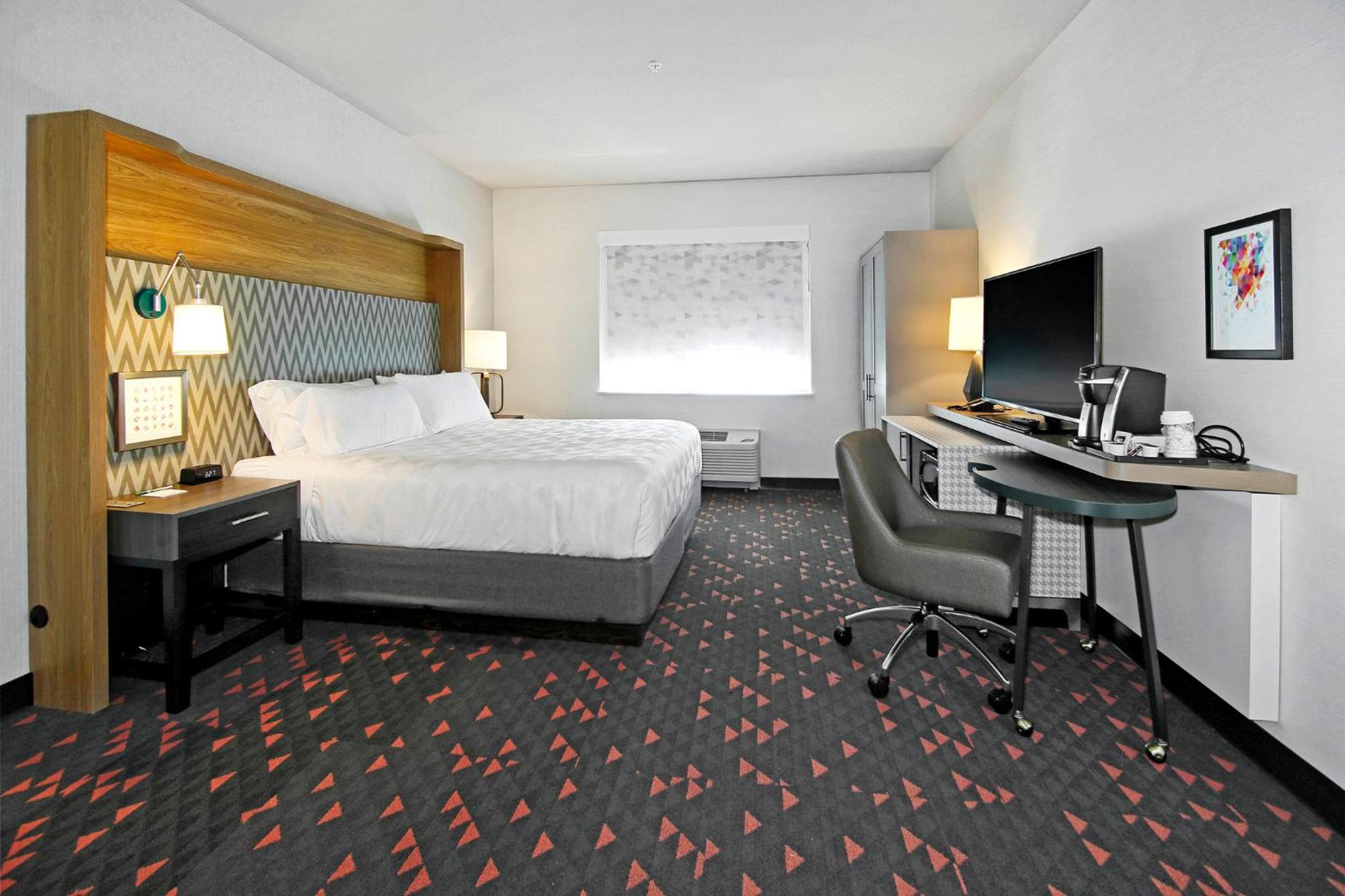 holiday inn hotel and suites calgary airport north by ihg