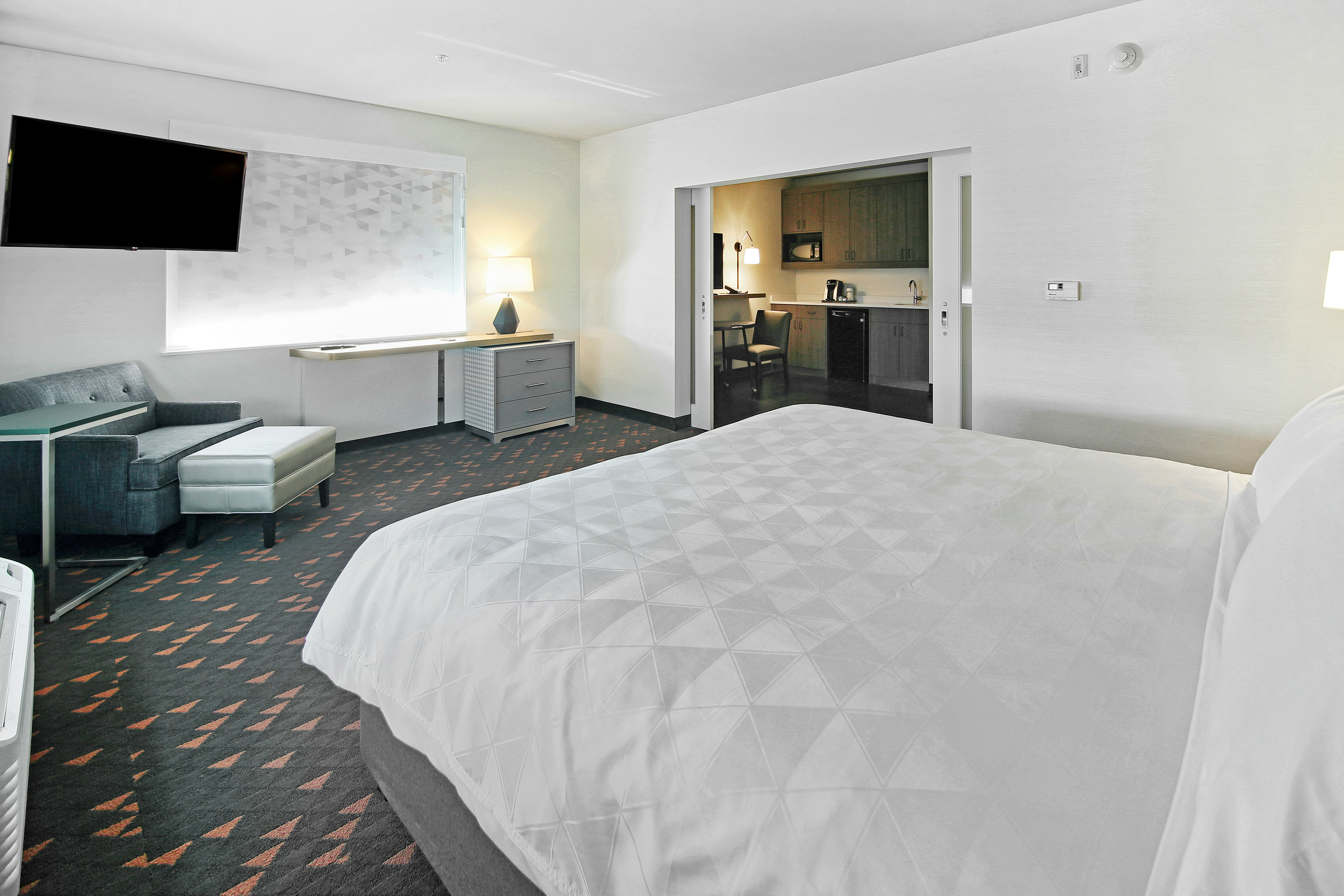 holiday inn hotel and suites calgary airport north by ihg