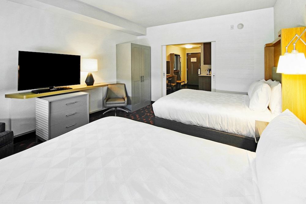 holiday inn hotel and suites calgary airport north by ihg